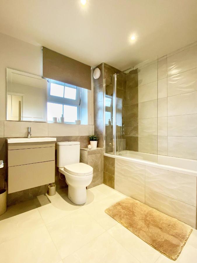 Perfect Central Location- 5 Minutes From Tower Bridge ! 8 Minutes Walk From Tube 伦敦 外观 照片