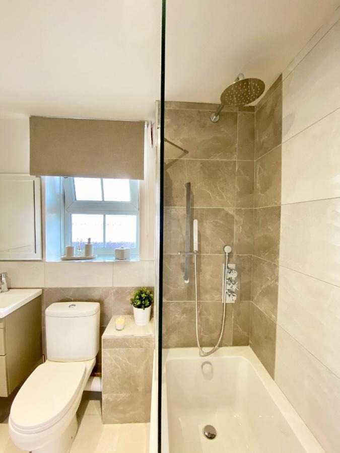 Perfect Central Location- 5 Minutes From Tower Bridge ! 8 Minutes Walk From Tube 伦敦 外观 照片